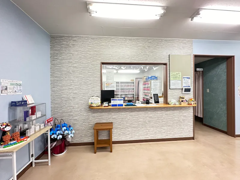 病院受付　埼玉県桶川市にある内科・外科・皮膚科のファミリーファーストクリニック